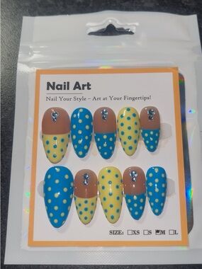 10 PC Hand Crafted Polka Dot Spring Nails (S,M,L) NWT
